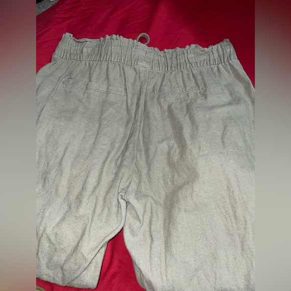 Green capri pants - Picture 5 of 5